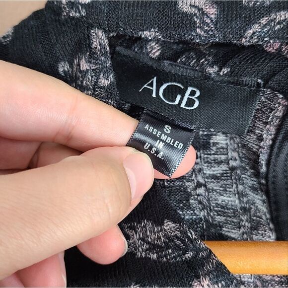 AGB V-Neck LongĀ Sleeve Keyhole FloralāTopāSizeāSmall - Picture 5 of 8